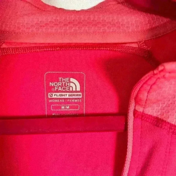 The North Face Quarter Zip Active Lightweight Pink Jacket, Size M Thumbholes, - Picture 3 of 8